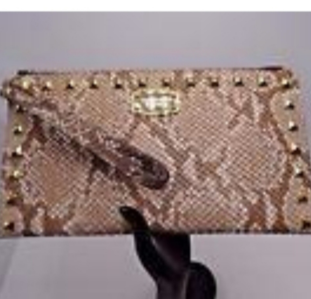 Michael kors clutch